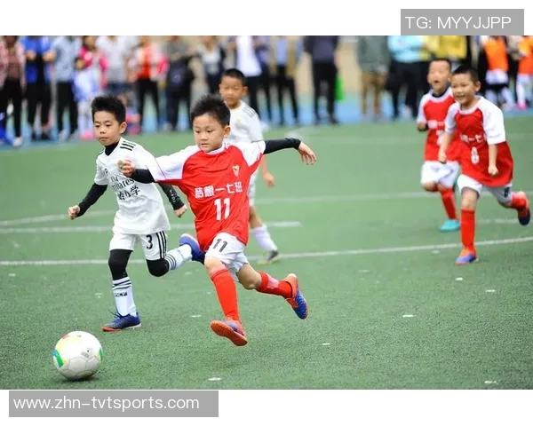 一年级足球启蒙之旅快乐成长与团队精神的培养